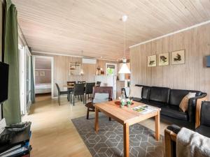 Holiday Home Ellie - 500m from the sea by Interhome