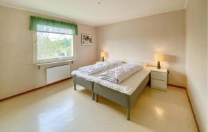 Beautiful Apartment In Pauliström