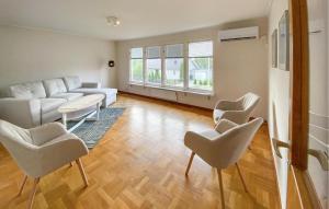 Beautiful Apartment In Pauliström