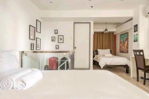 L1 Twin Bed Staycation in BGC