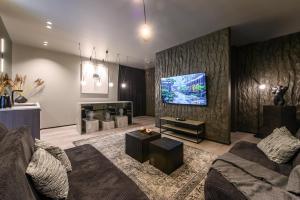 Jacuzzi Cinema Shibui 5