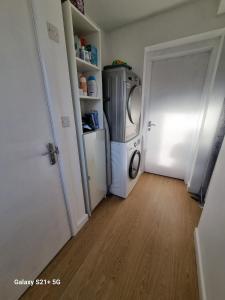 Allestree Bedroom with own shower and entrance