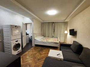 Двухкомнатная на 1м этаже Нивки