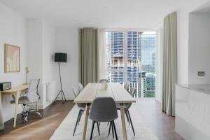 Blueground Canary Wharf open plan nr Wharf LON-164