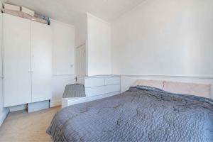 1 Bedroom Central London Apartment -yours !