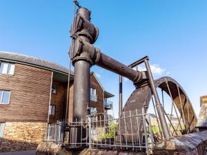 3 Waterwheel Apartment