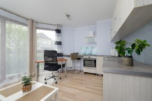 Studio z Parkingiem i Balkonem w Krakowie by Rent like home