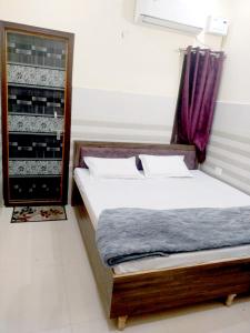 Radha Krishna Guest House