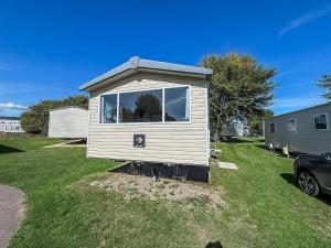 Stunning 8 Berth Caravan At Cherry Tree Holiday Park In Norfolk Ref 70711C