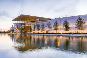 Relaxing Flat by Stavros Niarchos Park