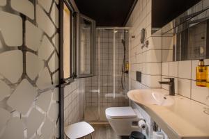 Pou by Seaward Suites