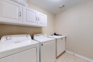 Charming 4-bed Home Away From Home in Brampton, ON