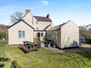 The Cottage-Uk37339