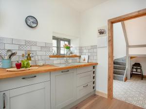 Old Highwood - Hog End