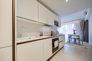 Mercury 317 - 2x Pool Cards Access & Shopping Mall