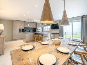 Meadow View - Uk49066