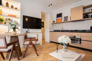 La Suite - Voltaire I - 1 bedroom with AC