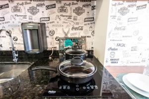 Studio Novo com Piscina e Metrô ao lado