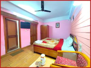 Hotel R - Radha - Continental -Mall Road Nainital - Near Naini Lake with Restaurant - Wifi - with Excellent Hospitality - A Luxury Room With Newly Decorated and Renovated Room- Book Now