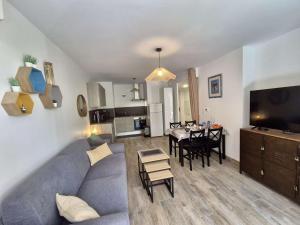 Confort et calme à Cavalaire : T2 climatisé avec Wi-Fi, balcon et double garage, proche centre-ville - FR-1-226B-186