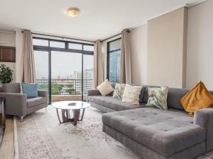 Spacious 2BR Apartment & Parking Central CT