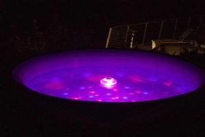 4 Bedroom House Sleeps 8- Hot Tub Pets Parking