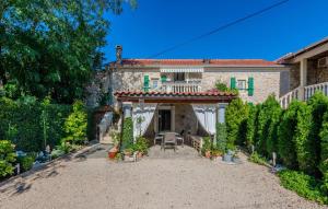 1 Bedroom Nice Apartment In Zaton