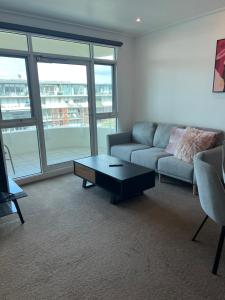 Bright Light Filled 1 Bedroom Apartment