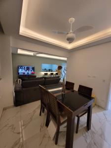 Apto Inteiro Leblon Recém Reformado