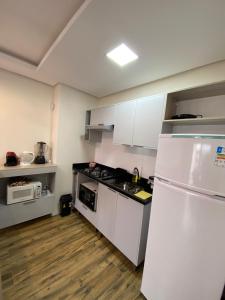 Aluga-se Ap Superior a 100 metros da lagoa