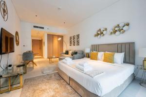 TRPS - Marquise Square, Business Bay - Burj Khalifa View, Spacious Studio, Fully Furnished