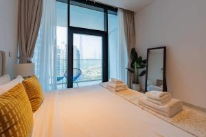 TRPS - Marquise Square, Business Bay - Burj Khalifa View, Spacious Studio, Fully Furnished