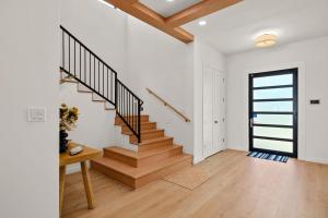 Miramar House, 120 E, Constellation home