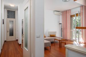 NEW - 4 pax - 10 min Milan Rho Fiera