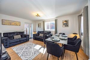 Gorgeous Barn with Hot Tub and Games Room