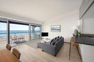 Lancing beach apartment.