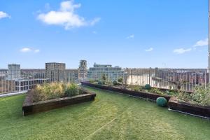 Battersea riverside 1 bed apartment