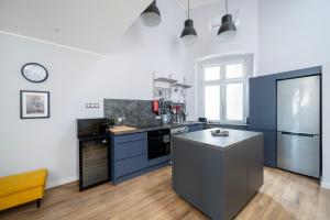 Two Levels Spacious Apt - 116m2, Four Bedrooms - by Rentujemy