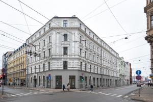 Sleek Downtown Studio Apartments