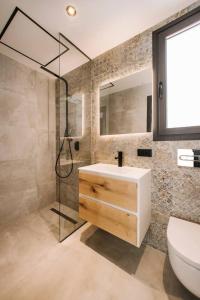 Elegante apartamento con jardín y piscina privada