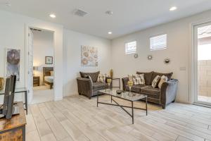 Lake and Mtn Views Modern Apache Junction Getaway