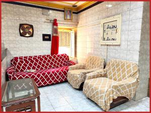 HOTEL SHANT! GUEST HOUSE VARANASI - 1 Minutes Walking Distance From BABA VISHWANATH TEMPLE And ROOFTOP GANGA VIEW - #Wifi #Fully Air Conditioned & Spacious Rooms -Restaurant Foreigneꭈׁׅ Allowed - Best Budget Guest House In Varanasi