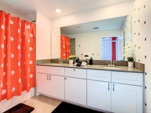 Lovely Themed Room with Private Pool