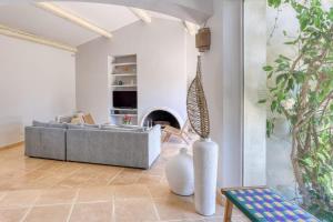 Beautiful Provencal house with swimming pool