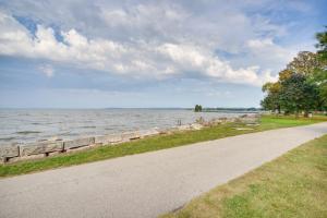 Walk to Main St Fond du Lac Retreat with Yard