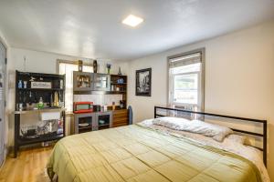 2 Mi to Lake Winnebago Cozy Fond du Lac Studio