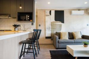 Chic 2BR Retreat in Vitacura Perfect for 5 Steps from Everything