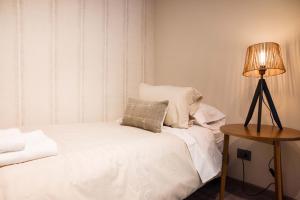 Chic 2BR Retreat in Vitacura Perfect for 5 Steps from Everything