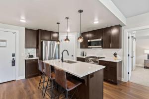 Luxury Black Rock Resort Suite Unit A