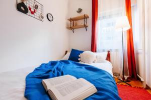 Big Company 3min to Republic Square Renovated